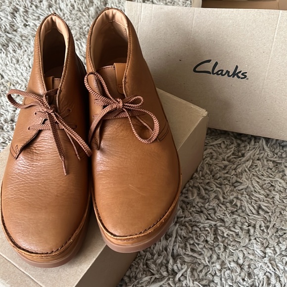 Mens size 9.5 Clark’s dress boots - Picture 2 of 7